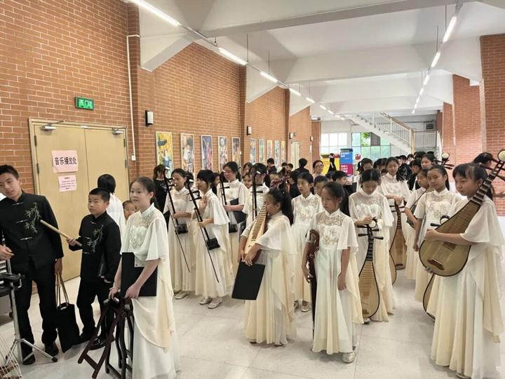 民乐团候场
